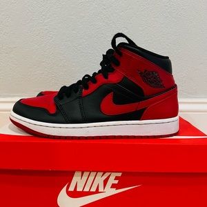 Jordan 1 mid sz 9.5